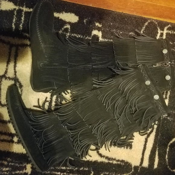 Minnetonka 5-LAYER FRINGE KNEE HIGH moccasins - Picture 6 of 6